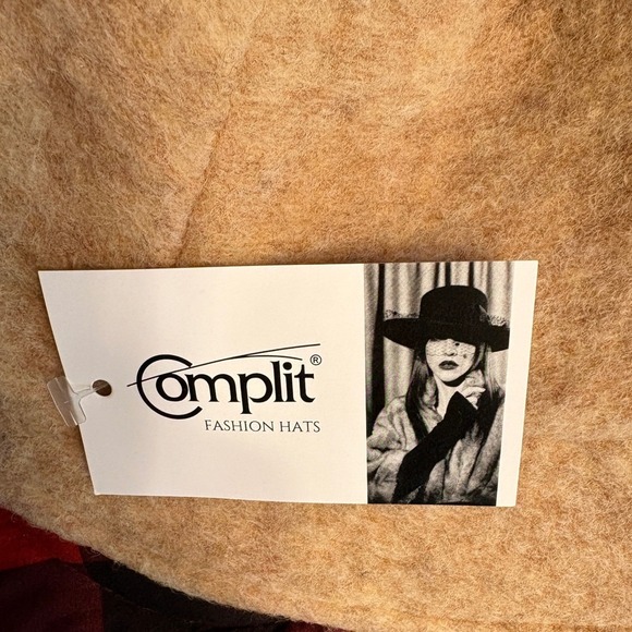 Complit Made in Italy Beige Heather Wool Blend Floral Applique Detail Bucket Hat main image 4